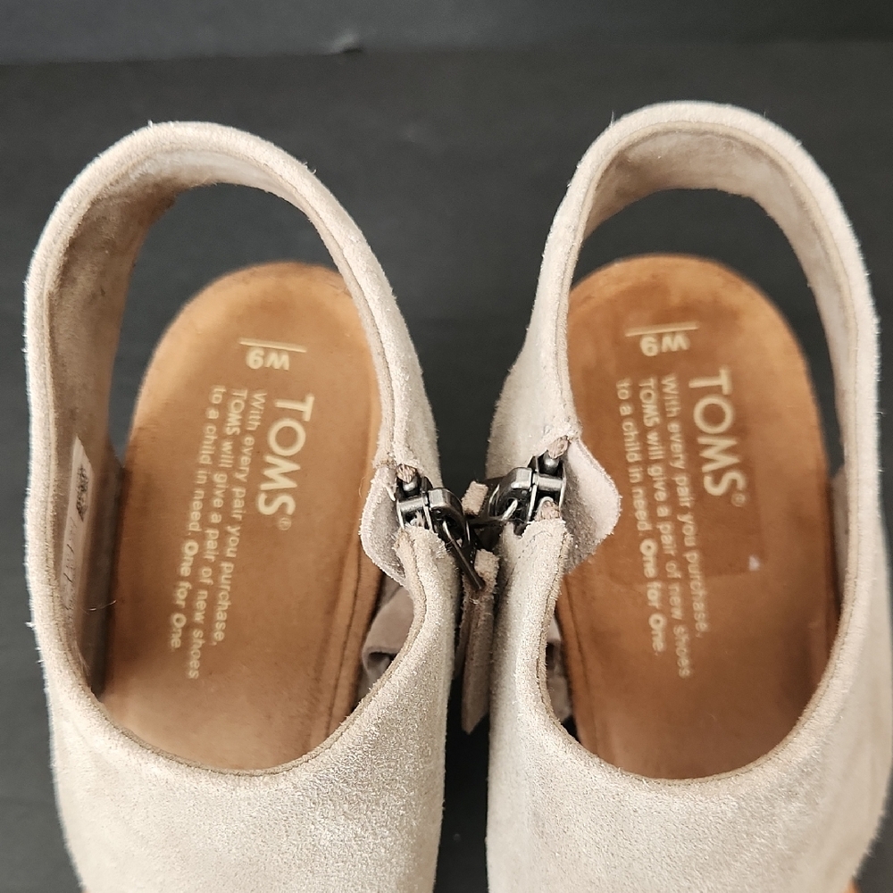 Toms Cream Suede Block Heel Sandals Size 9 - Picture 4 of 9